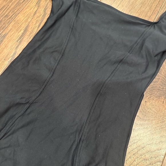 WearMoi black leotard has cap sleeves in Size XS. - Picture 2 of 4